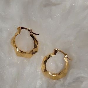 14k filled vintage gold hoop earrings nwot.